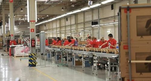 中國彩電巨頭崛起全球，銷量躍居世界第三的啟示